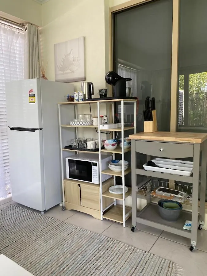 1 Bedroom Apartment - Back Of Private Residence With Private Access Kawana Waters